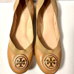 Tory Burch Beige Leather Gold Logo Ballet Flat Shoes Size 7 1/2